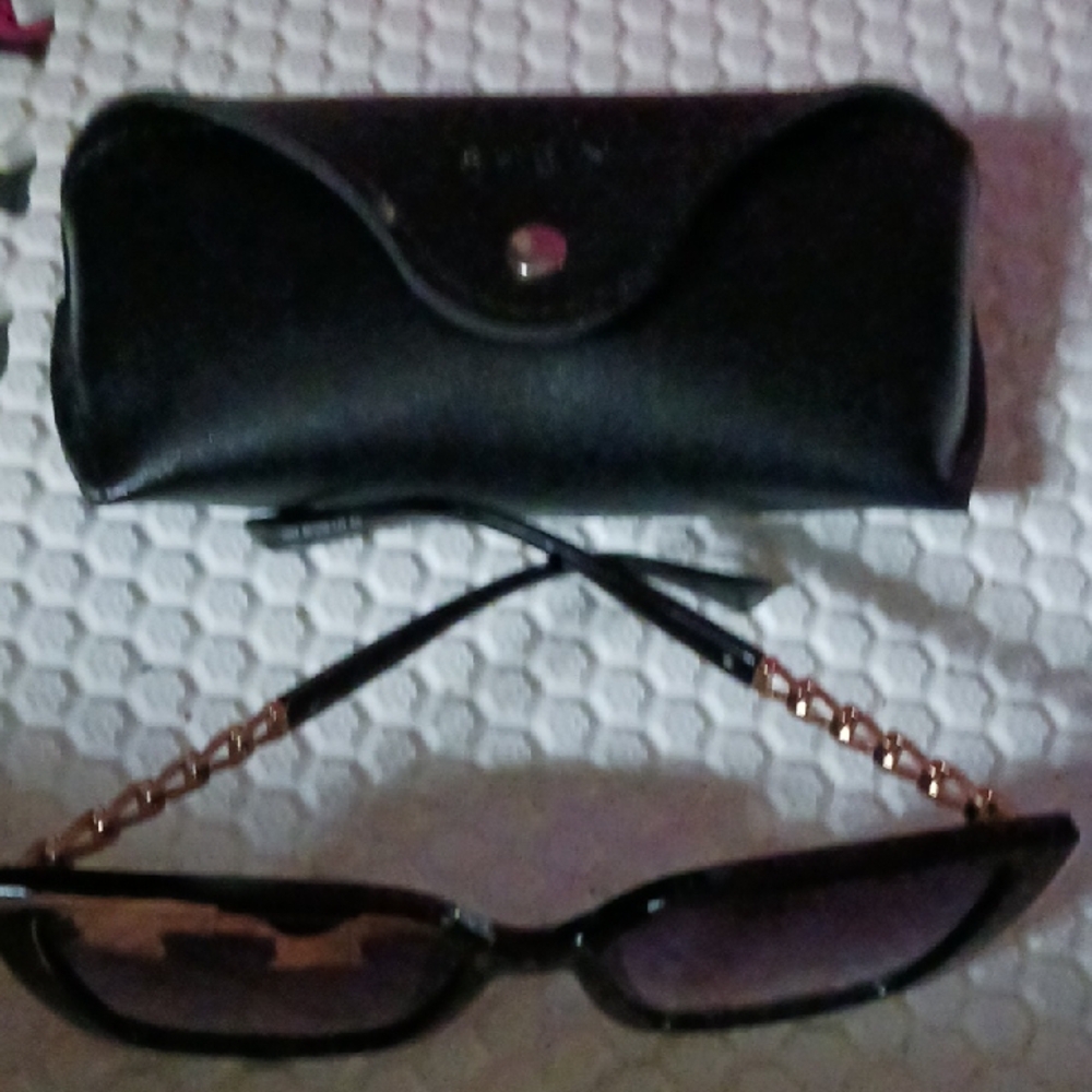 SHEIN Black and Gold Square Sun Glasses